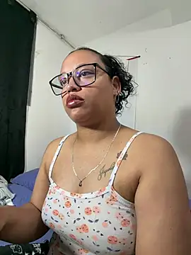 Snapshot of angela_angels_ chatting on July 12, 3:08 am angela angels online show from July 12, 3:08 am