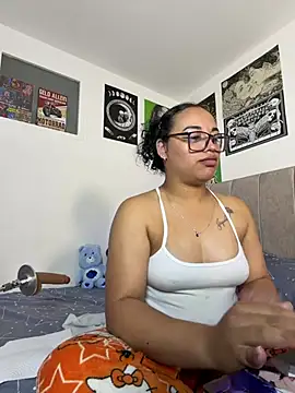 Snapshot of angela_angels_ chatting on July 16, 1:55 am angela angels online show from July 16, 1:55 am