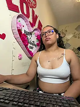 Snapshot of angela_angels_ chatting on July 31, 3:17 am angela angels online show from July 31, 3:17 am