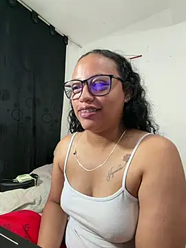 Snapshot of angela_angels_ chatting on August 1, 8:24 am angela angels online show from August 1, 8:24 am