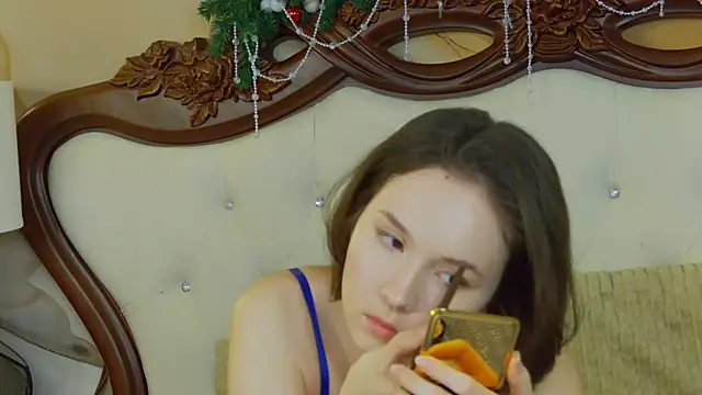 Snapshot of IreneRaye chatting on January 5, 4:36 am IreneRaye online show from January 5, 4:36 am