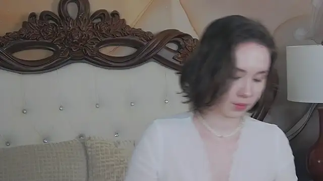 Snapshot of IreneRaye chatting on February 5, 4:48 am IreneRaye online show from February 5, 4:48 am