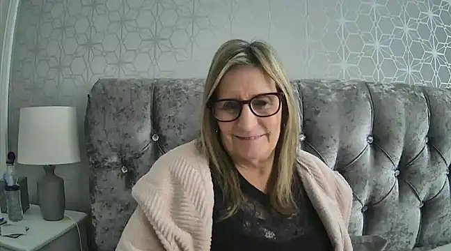 Snapshot of Additive_Mature_Linda chatting on January 20, 2:46 pm Additive Mature Linda online show from January 20, 2:46 pm