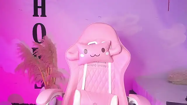 Snapshot of carolayrosse chatting on February 22, 9:56 am carolayrosse online show from February 22, 9:56 am