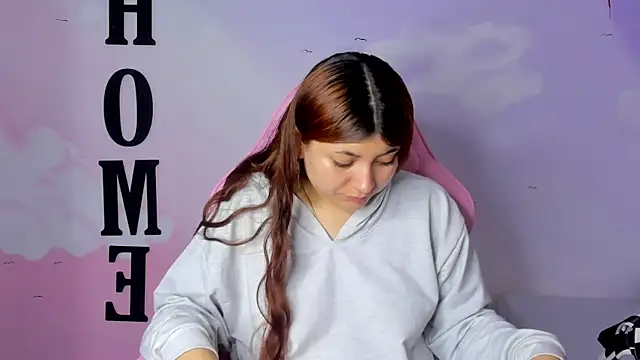 Snapshot of carolayrosse chatting on February 27, 2:32 am carolayrosse online show from February 27, 2:32 am