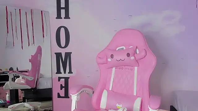 Snapshot of carolayrosse chatting on March 3, 4:03 am carolayrosse online show from March 3, 4:03 am