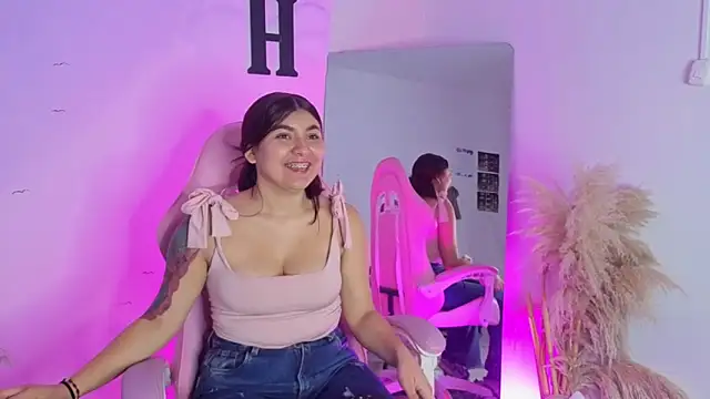 Snapshot of carolayrosse chatting on September 23, 3:20 am carolayrosse online show from September 23, 3:20 am