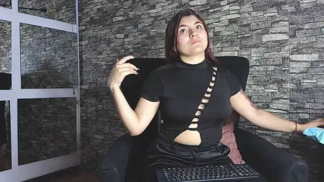 Snapshot of carolayrosse chatting on October 12, 4:17 pm carolayrosse online show from October 12, 4:17 pm