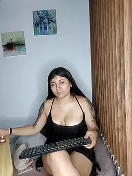 Snapshot of carolayrosse chatting on November 2, 4:37 am carolayrosse online show from November 2, 4:37 am