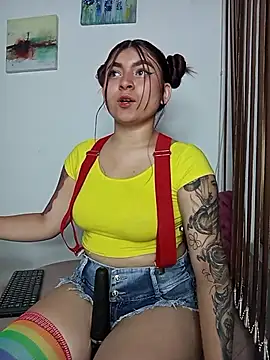 Snapshot of carolayrosse chatting on November 20, 2:34 am carolayrosse online show from November 20, 2:34 am