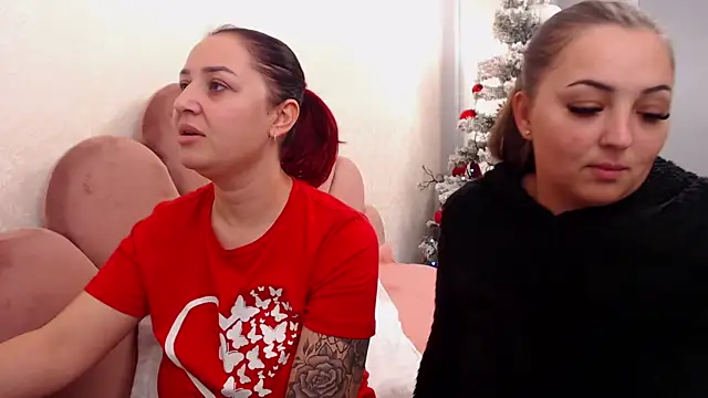 Snapshot of Amy--Samy chatting on December 22, 2:06 pm Amy--Samy online show from December 22, 2:06 pm