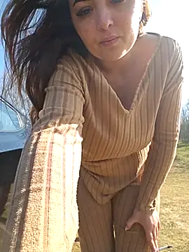 Snapshot of Amy--Samy chatting on March 5, 10:44 am Amy--Samy online show from March 5, 10:44 am