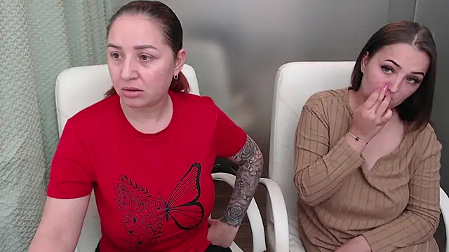 Snapshot of Amy--Samy chatting on March 10, 3:20 pm Amy--Samy online show from March 10, 3:20 pm