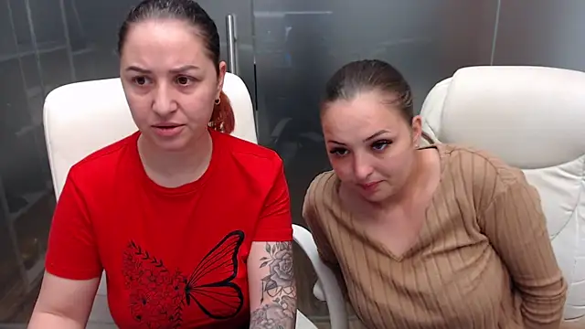 Snapshot of Amy--Samy chatting on March 11, 12:50 pm Amy--Samy online show from March 11, 12:50 pm