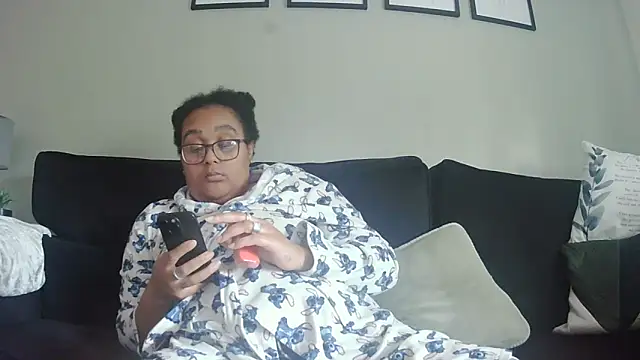 vanilla chocolate23 online show from November 3, 10:49 am