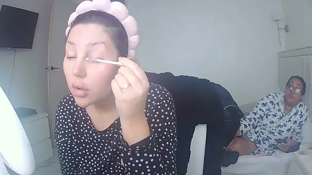 vanilla chocolate23 online show from February 10, 9:35 am