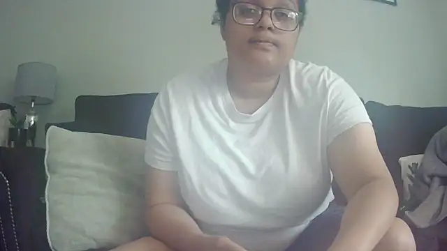 Snapshot of vanilla_chocolate23 chatting on June 1, 7:32 am vanilla chocolate23 online show from June 1, 7:32 am