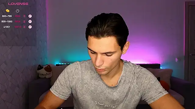 Snapshot of denlover1 chatting on October 23, 6:34 am denlover1 online show from October 23, 6:34 am