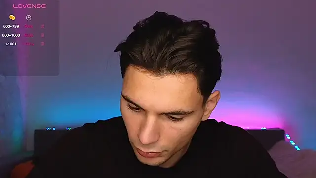 Snapshot of denlover1 chatting on November 10, 8:24 am denlover1 online show from November 10, 8:24 am