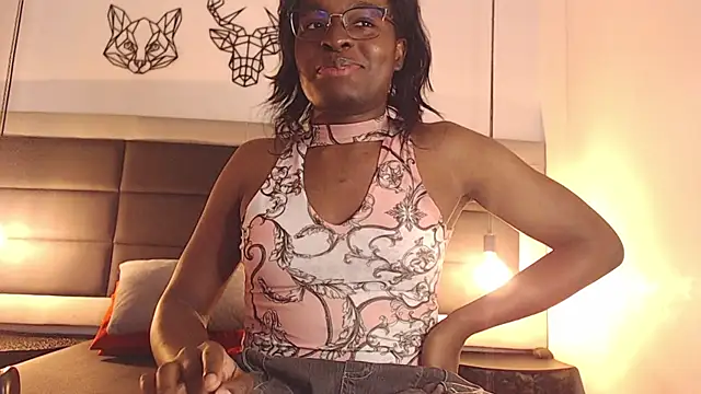 candy lovee69 online show from October 6, 9:01 pm