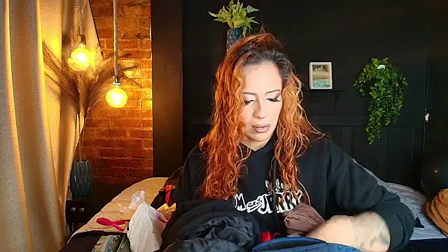 Snapshot of sahra_taylor_ chatting on June 24, 1:43 pm sahra taylor online show from June 24, 1:43 pm