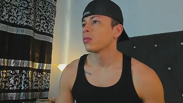 Snapshot of Angel_Cuervo chatting on January 13, 12:35 pm Angel Cuervo online show from January 13, 12:35 pm