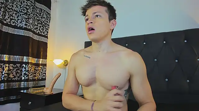 Snapshot of Angel_Cuervo chatting on January 22, 7:56 pm Angel Cuervo online show from January 22, 7:56 pm