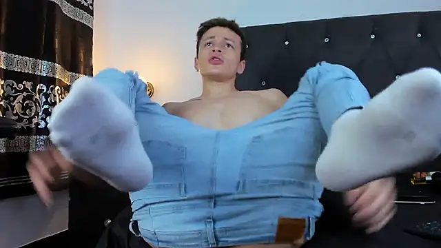 Snapshot of Angel_Cuervo chatting on January 24, 3:45 pm Angel Cuervo online show from January 24, 3:45 pm