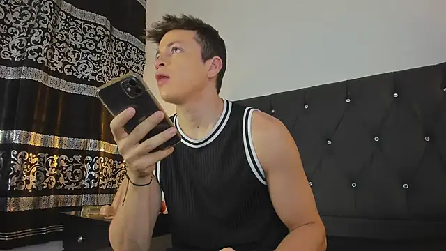 Snapshot of Angel_Cuervo chatting on January 25, 12:47 pm Angel Cuervo online show from January 25, 12:47 pm