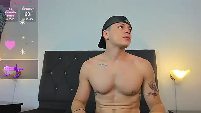 Snapshot of Angel_Cuervo chatting on February 5, 12:49 pm Angel Cuervo online show from February 5, 12:49 pm