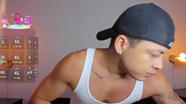 Snapshot of Angel_Cuervo chatting on November 13, 12:37 pm Angel Cuervo online show from November 13, 12:37 pm