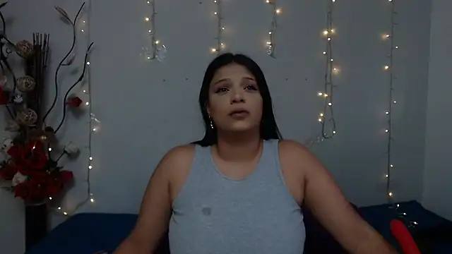 Nicol Love0 online show from January 10, 6:49 pm