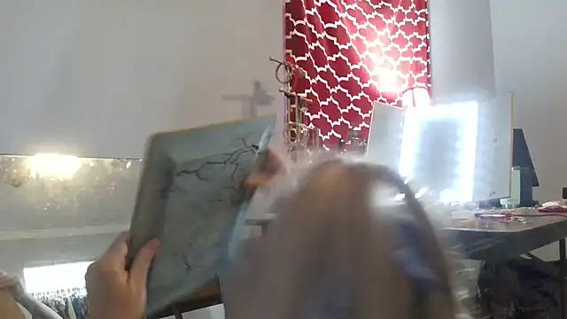 Snapshot of BluEyeGemini333 chatting on December 21, 10:30 pm BluEyeGemini333 online show from December 21, 10:30 pm