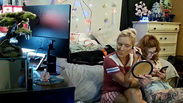 Snapshot of BluEyeGemini333 chatting on September 29, 5:07 pm BluEyeGemini333 online show from September 29, 5:07 pm