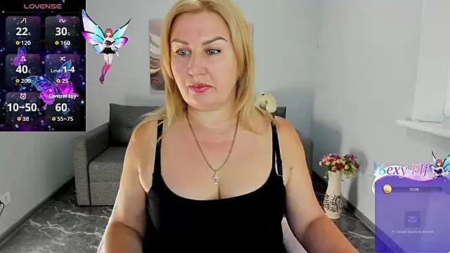 Snapshot of Lili_Crossi chatting on June 29, 6:19 am Lili Crossi online show from June 29, 6:19 am