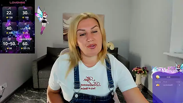 Snapshot of Lili_Crossi chatting on July 6, 6:10 am Lili Crossi online show from July 6, 6:10 am