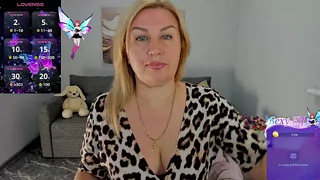 Snapshot of Lili_Crossi chatting on July 31, 5:51 am Lili Crossi online show from July 31, 5:51 am
