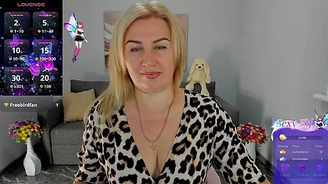 Snapshot of Lili_Crossi chatting on August 4, 5:54 am Lili Crossi online show from August 4, 5:54 am
