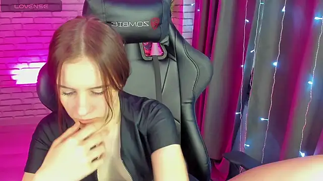 Tonya Gray online show from December 22, 3:55 am