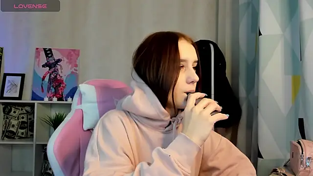 Tonya Gray online show from December 26, 10:31 pm