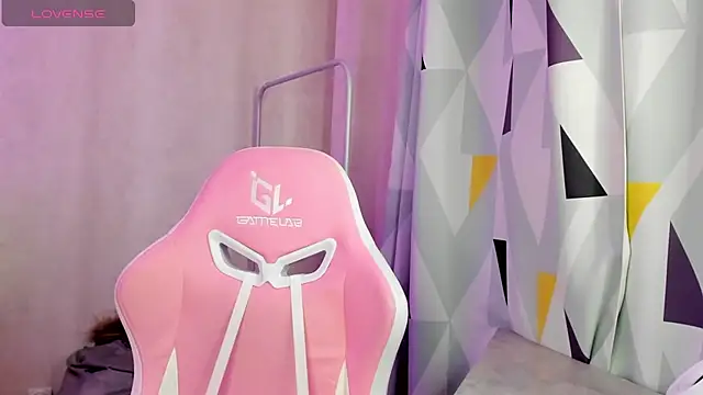 Tonya Gray online show from January 6, 1:53 am