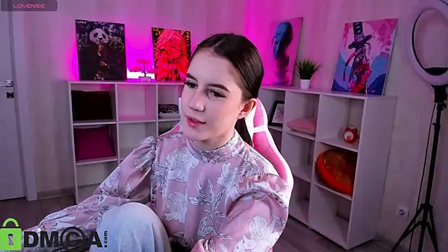 Tonya Gray online show from November 30, 1:09 am