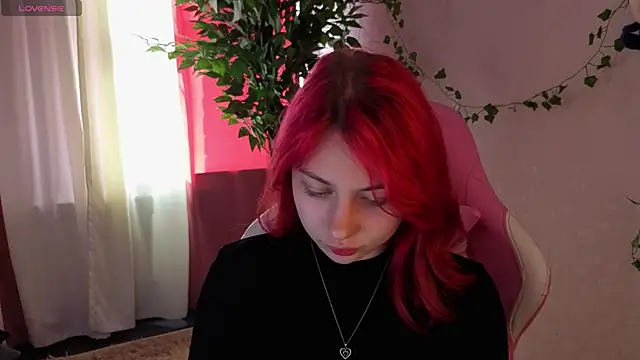 Miss you kiss online show from April 28, 9:25 am