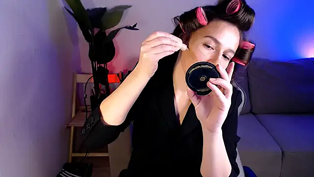 Snapshot of M_Sensual chatting on December 4, 3:32 pm M Sensual online show from December 4, 3:32 pm