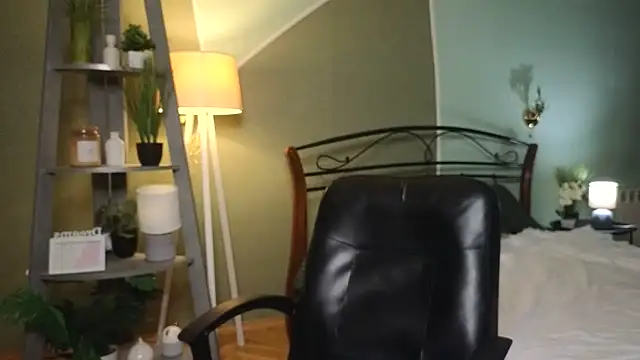 AuroraAksnesss online show from March 6, 4:17 pm