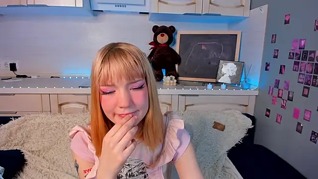 Linablueeyed online show from February 5, 11:12 am