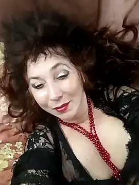 Snapshot of GypsyEsmeralda chatting on January 8, 7:03 pm GypsyEsmeralda online show from January 8, 7:03 pm
