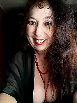 Snapshot of GypsyEsmeralda chatting on January 16, 8:00 am GypsyEsmeralda online show from January 16, 8:00 am