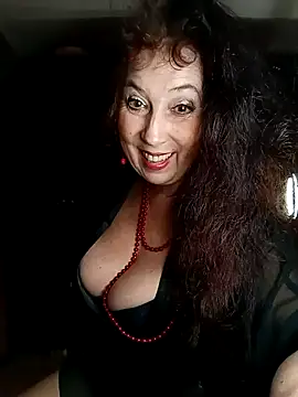 Snapshot of GypsyEsmeralda chatting on January 17, 3:32 pm GypsyEsmeralda online show from January 17, 3:32 pm