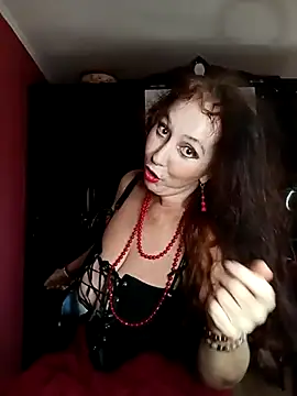 Snapshot of GypsyEsmeralda chatting on February 24, 5:11 am GypsyEsmeralda online show from February 24, 5:11 am